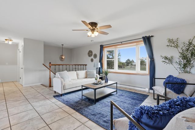 520 SWALLOW DR, Box Elder, SD 57719
