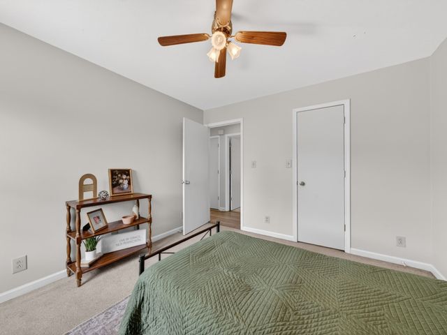 1914 Claymont Dr, Clarksville, TN 37040