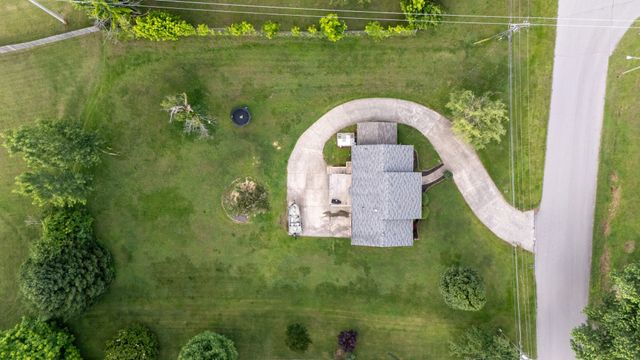 1914 Claymont Dr, Clarksville, TN 37040