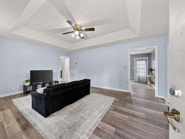 1914 Claymont Dr, Clarksville, TN 37040