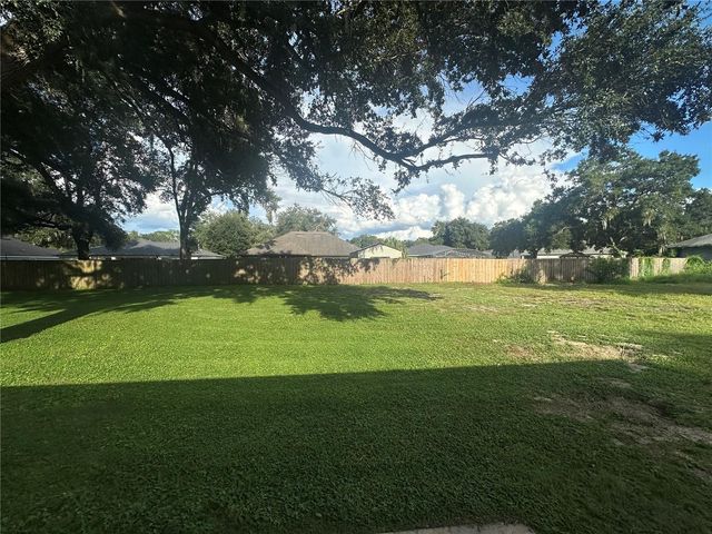 809 DENNIS AVENUE, Fruitland Park, FL 34731
