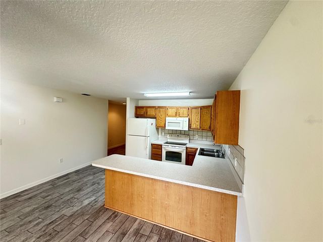 809 DENNIS AVENUE, Fruitland Park, FL 34731