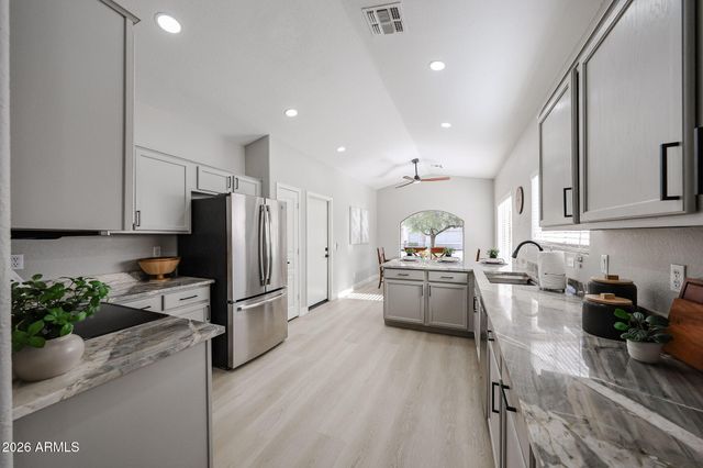 2252 E MARIPOSA GRANDE --, Phoenix, AZ 85024
