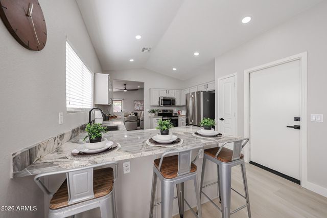 2252 E MARIPOSA GRANDE --, Phoenix, AZ 85024