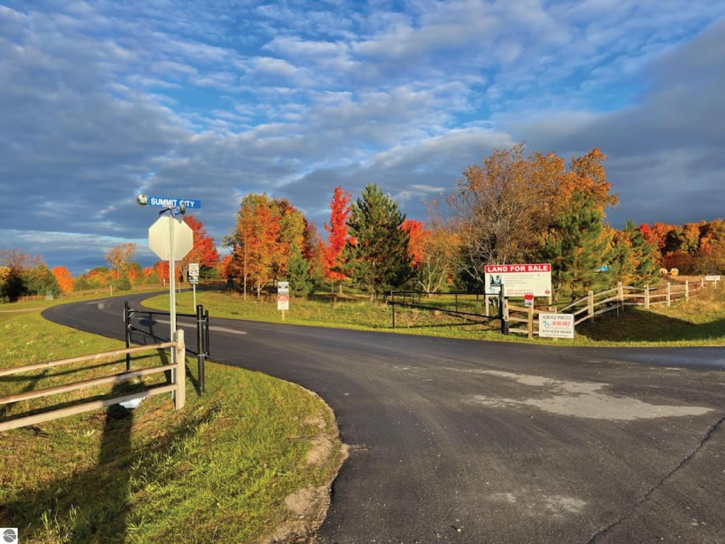 Image 28 of property listing at 5238 Paradise Ranch, Kingsley, MI 49649