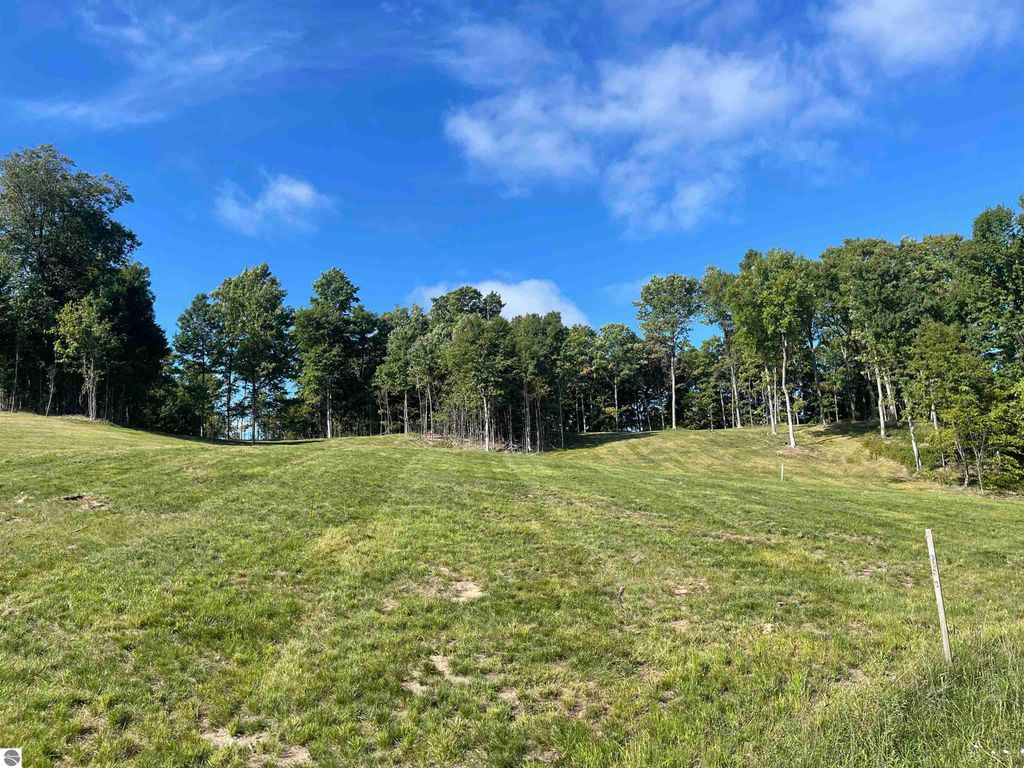 Image 29 of property listing at 5238 Paradise Ranch, Kingsley, MI 49649