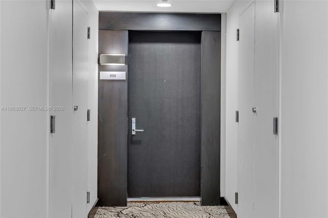 900 Biscayne Blvd 3112, Miami, FL 33132