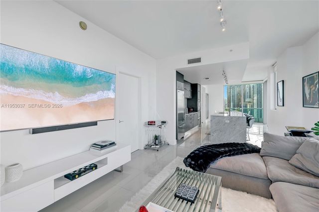 900 Biscayne Blvd 3112, Miami, FL 33132