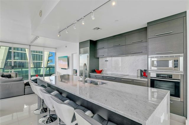 900 Biscayne Blvd 3112, Miami, FL 33132