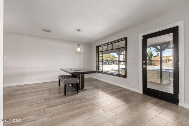 2402 N 37TH Street, Phoenix, AZ 85008