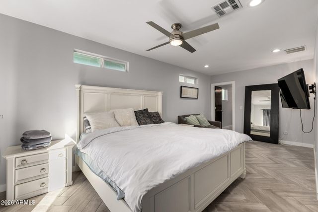 2402 N 37TH Street, Phoenix, AZ 85008