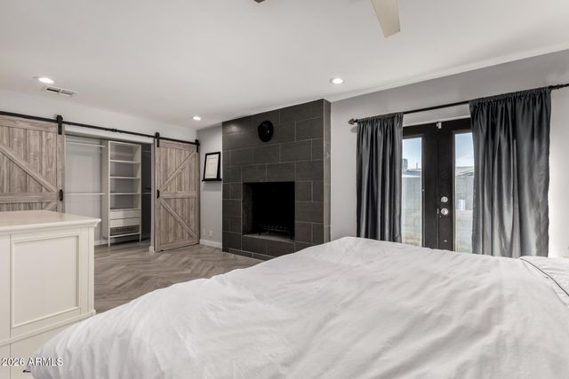 2402 N 37TH Street, Phoenix, AZ 85008