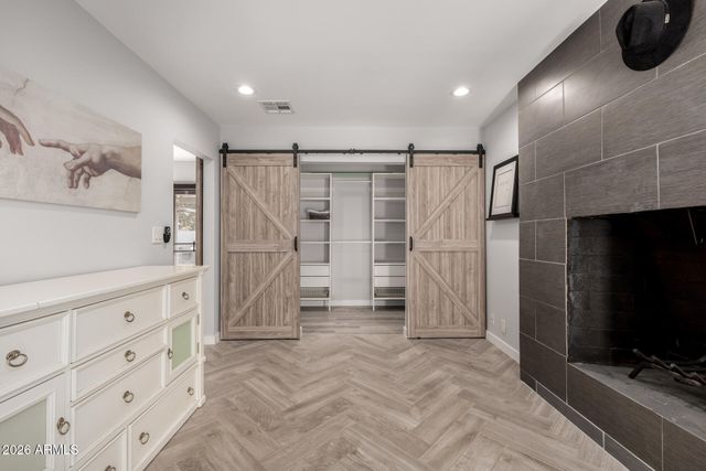 2402 N 37TH Street, Phoenix, AZ 85008