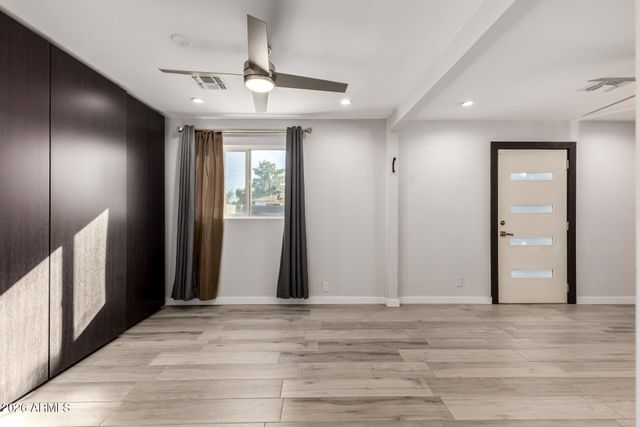 2402 N 37TH Street, Phoenix, AZ 85008