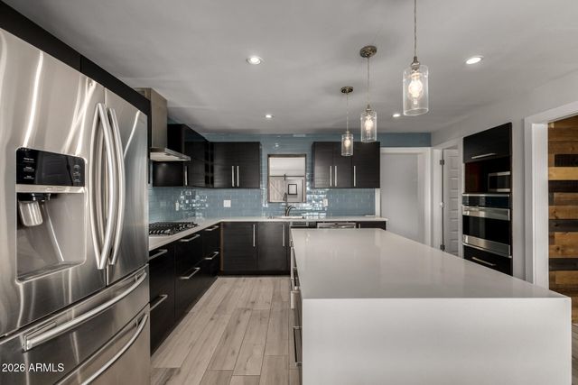 2402 N 37TH Street, Phoenix, AZ 85008