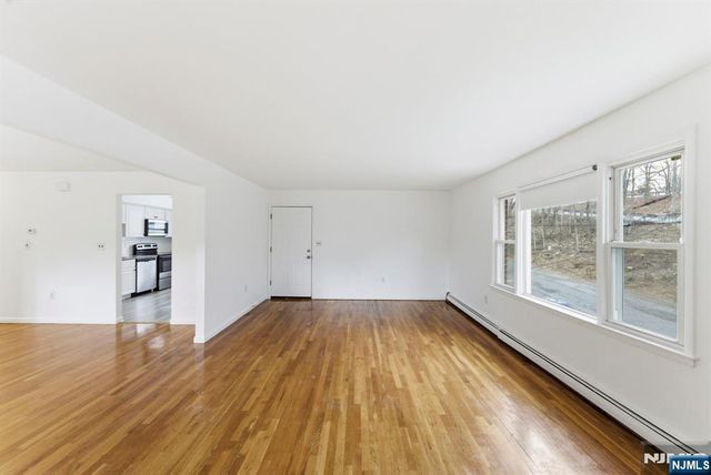 443 5th Street 2, Palisades Park, NJ 07650