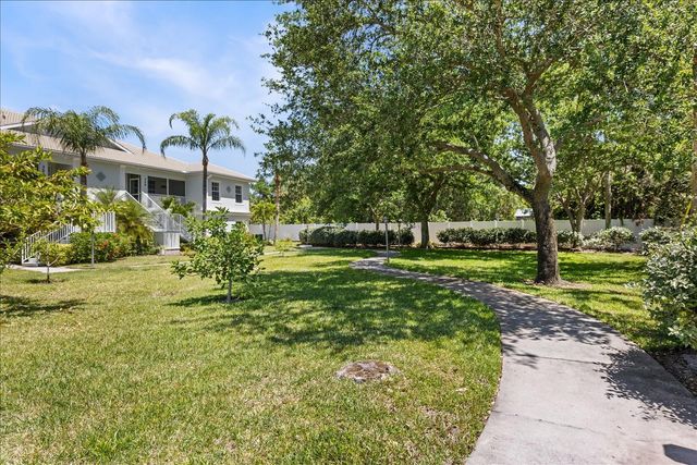 300 GARDENS EDGE DRIVE 324, Venice, FL 34285