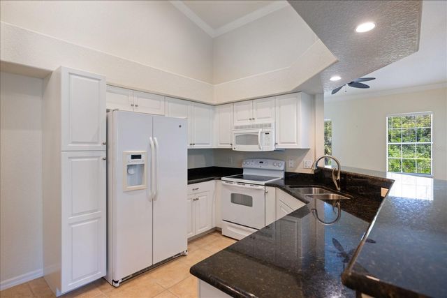 300 GARDENS EDGE DRIVE 324, Venice, FL 34285