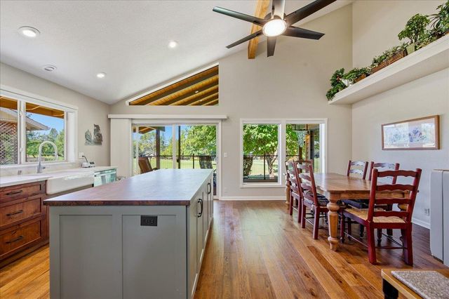 11306 Ringtail Rd, Penn Valley, CA 95946