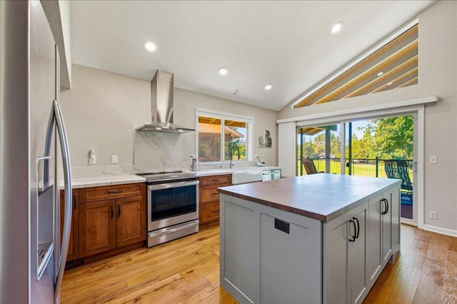 11306 Ringtail Rd, Penn Valley, CA 95946