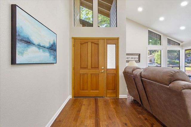 11306 Ringtail Rd, Penn Valley, CA 95946