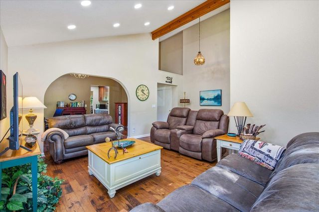 11306 Ringtail Rd, Penn Valley, CA 95946