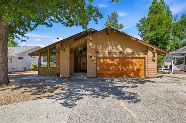 11306 Ringtail Rd, Penn Valley, CA 95946