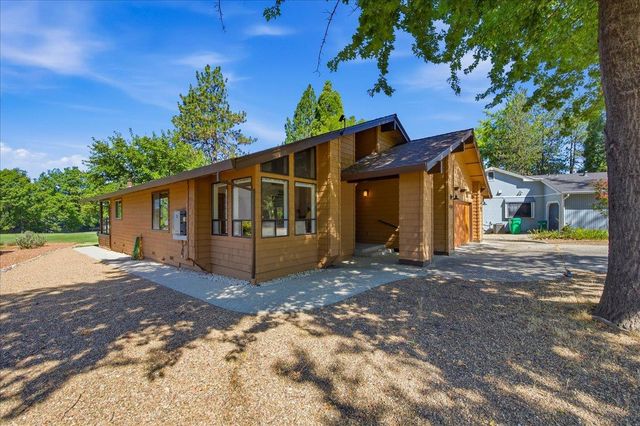 11306 Ringtail Rd, Penn Valley, CA 95946