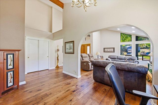 11306 Ringtail Rd, Penn Valley, CA 95946