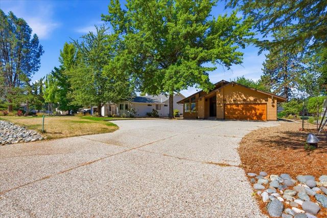 11306 Ringtail Rd, Penn Valley, CA 95946