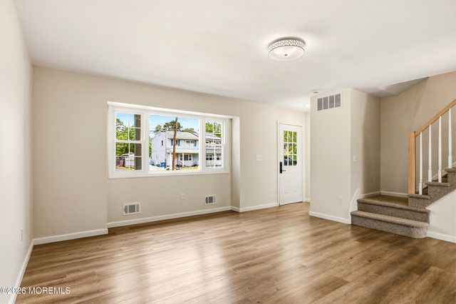 812 Oak Street, Lakehurst, NJ 08733