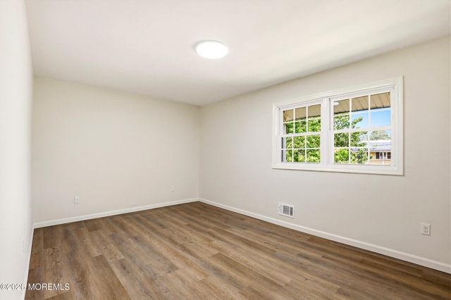 812 Oak Street, Lakehurst, NJ 08733