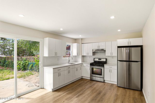 812 Oak Street, Lakehurst, NJ 08733