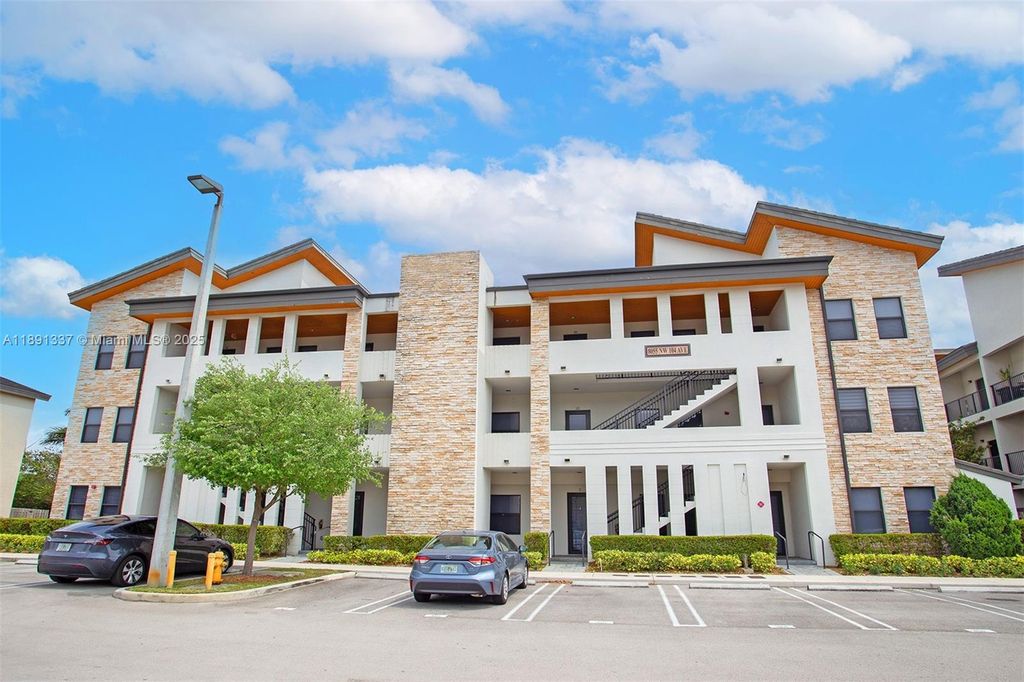 8055 NW 104th Ave 2, Doral, FL 33178