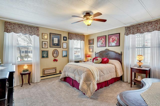 43 Village Circle S, Manorville, NY 11949