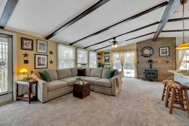 43 Village Circle S, Manorville, NY 11949