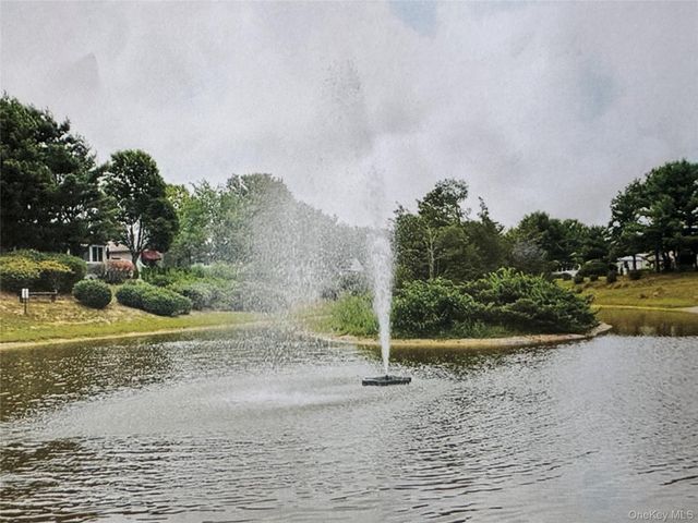 43 Village Circle S, Manorville, NY 11949