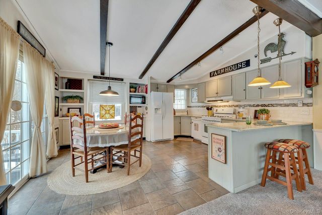 43 Village Circle S, Manorville, NY 11949