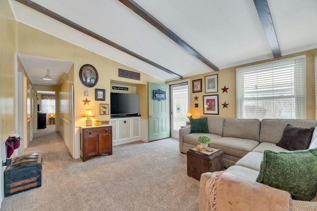 43 Village Circle S, Manorville, NY 11949