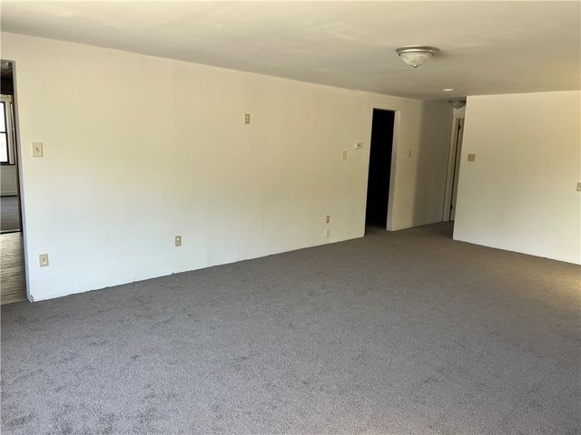 1512 Ridge Ave, New Kensington, PA 15068