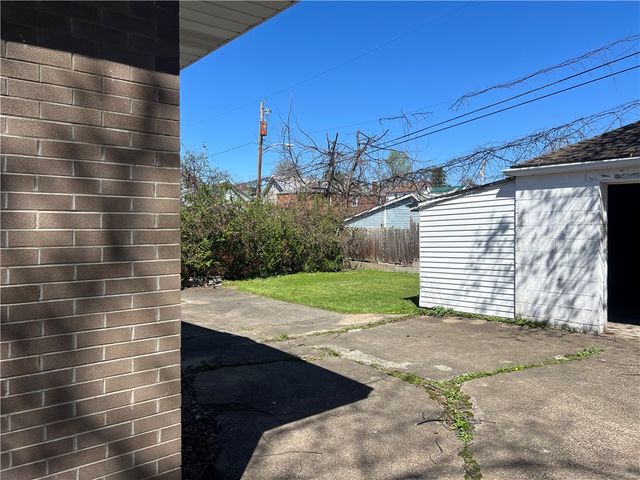 1512 Ridge Ave, New Kensington, PA 15068