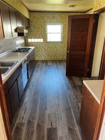 1512 Ridge Ave, New Kensington, PA 15068