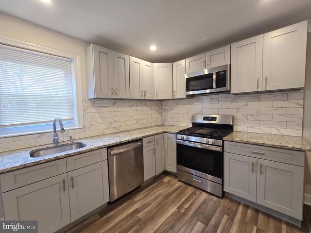 1026 HANSEN, Collingdale, PA 19023