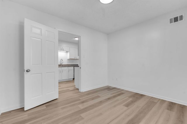 4579 CRUMP RD, Memphis, TN 38141