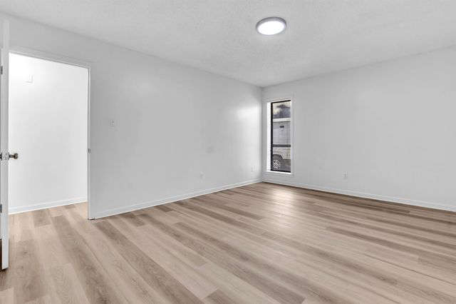 4579 CRUMP RD, Memphis, TN 38141