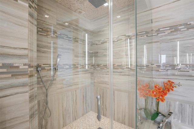 5225 Collins Ave 1221, Miami Beach, FL 33140