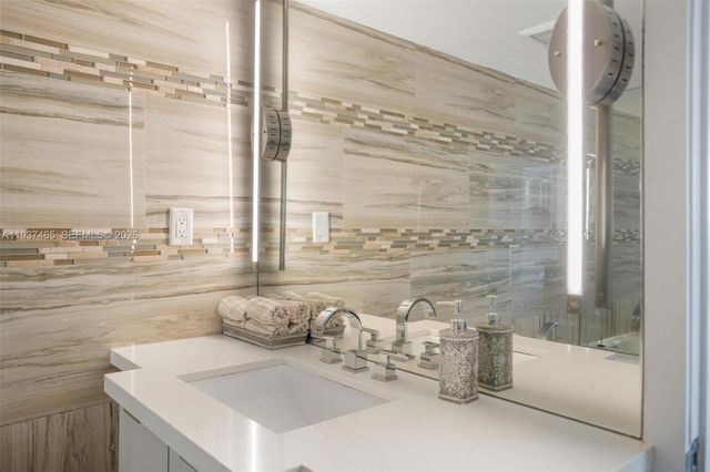 5225 Collins Ave 1221, Miami Beach, FL 33140