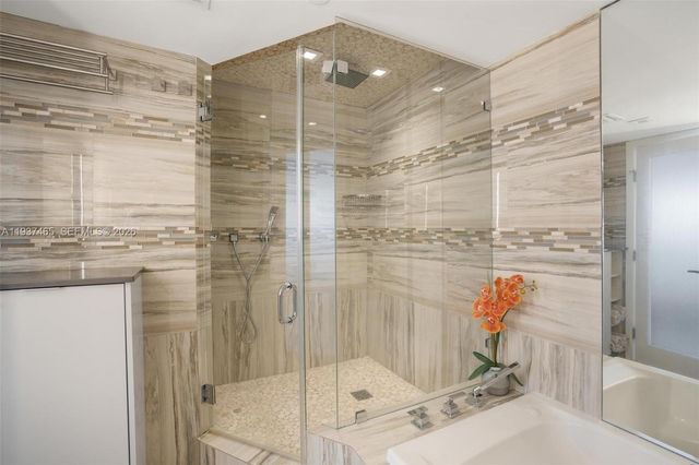 5225 Collins Ave 1221, Miami Beach, FL 33140