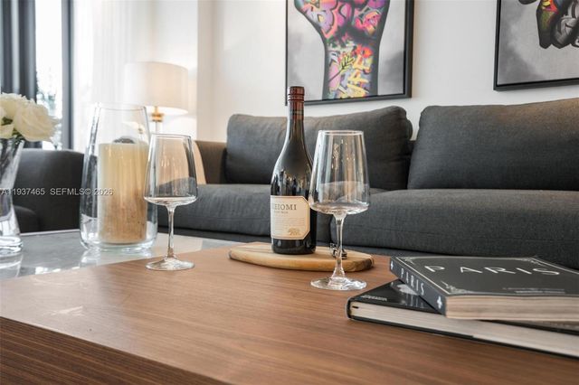 5225 Collins Ave 1221, Miami Beach, FL 33140