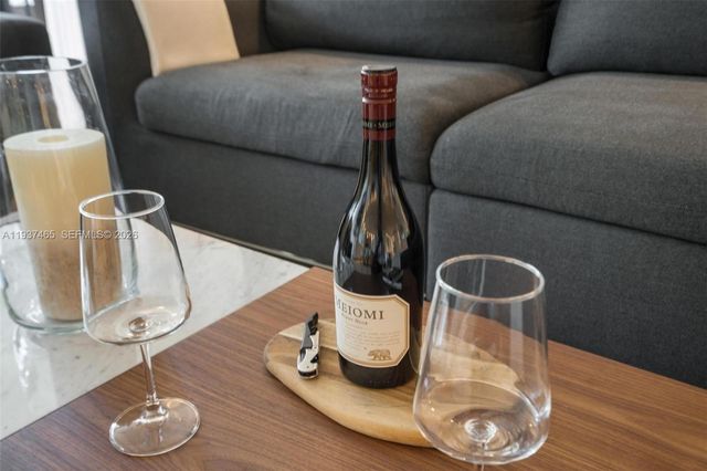 5225 Collins Ave 1221, Miami Beach, FL 33140